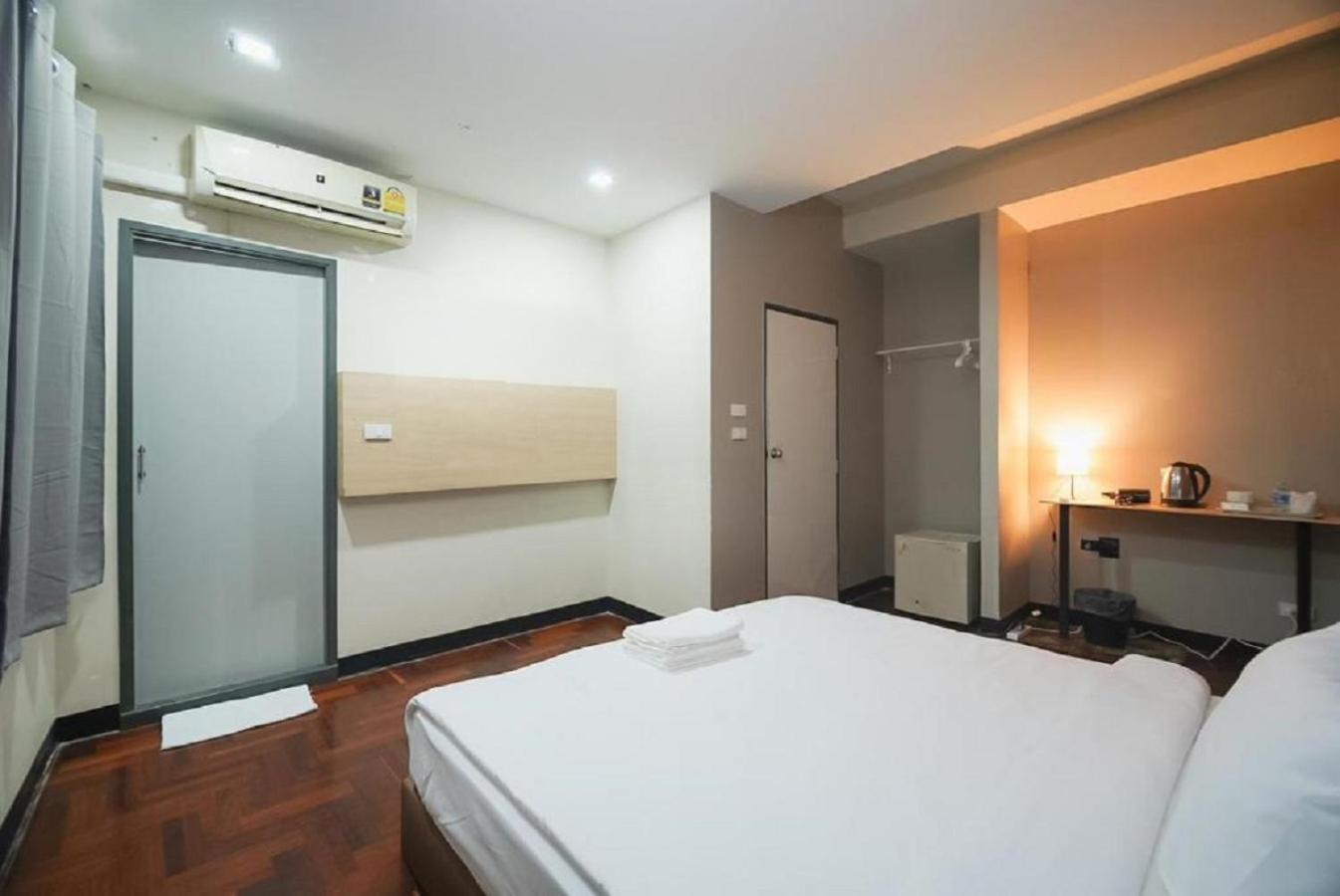 Go Inn Silom Road -Bts Saint Louis Banguecoque Exterior foto