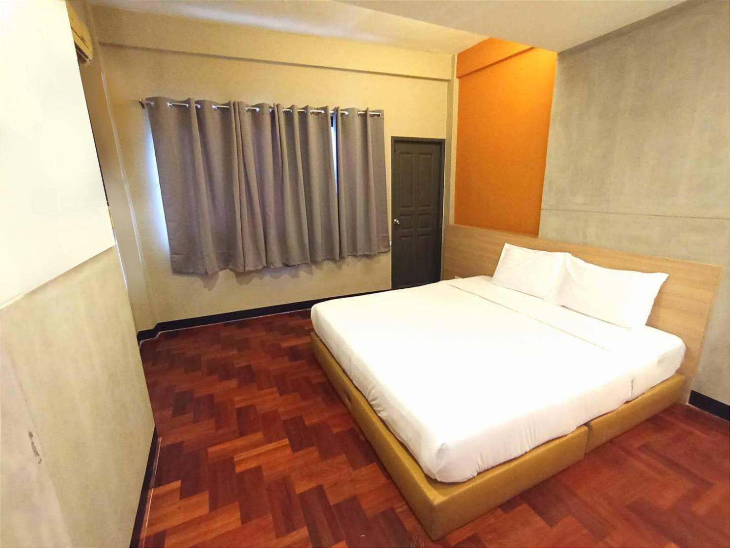 Go Inn Silom Road -Bts Saint Louis Banguecoque Exterior foto
